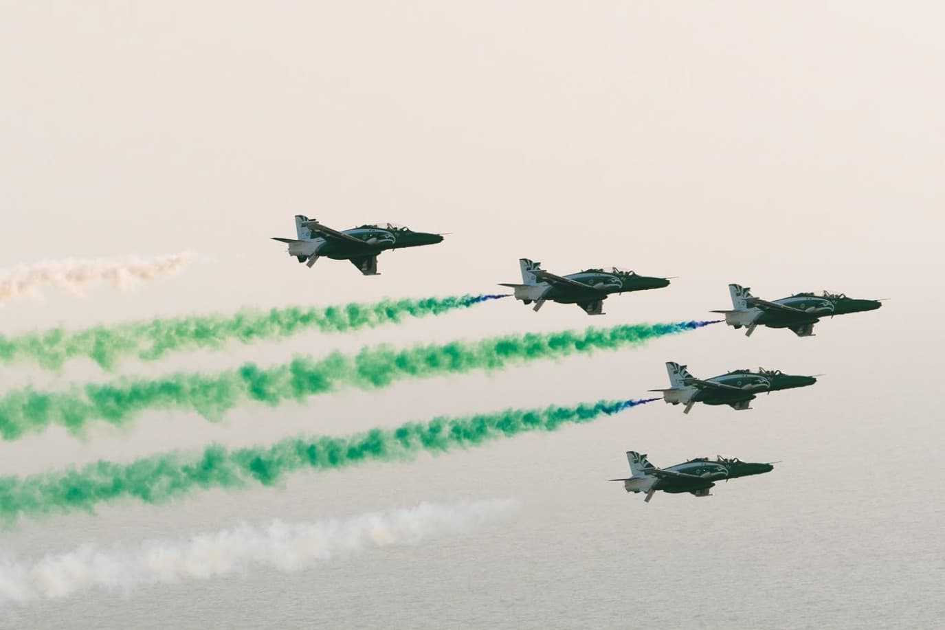 تدريبات عسكرية وجولات بحرية في مدن السعودية