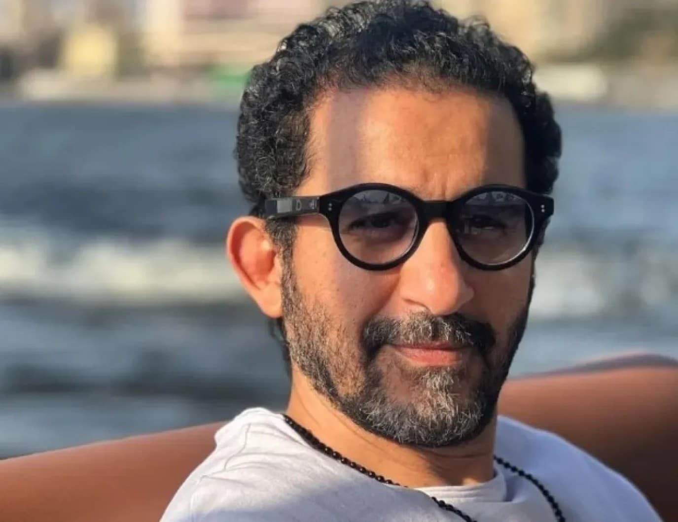 أحمد حلمي يحدد موعد عرض فيلمه حدوتة