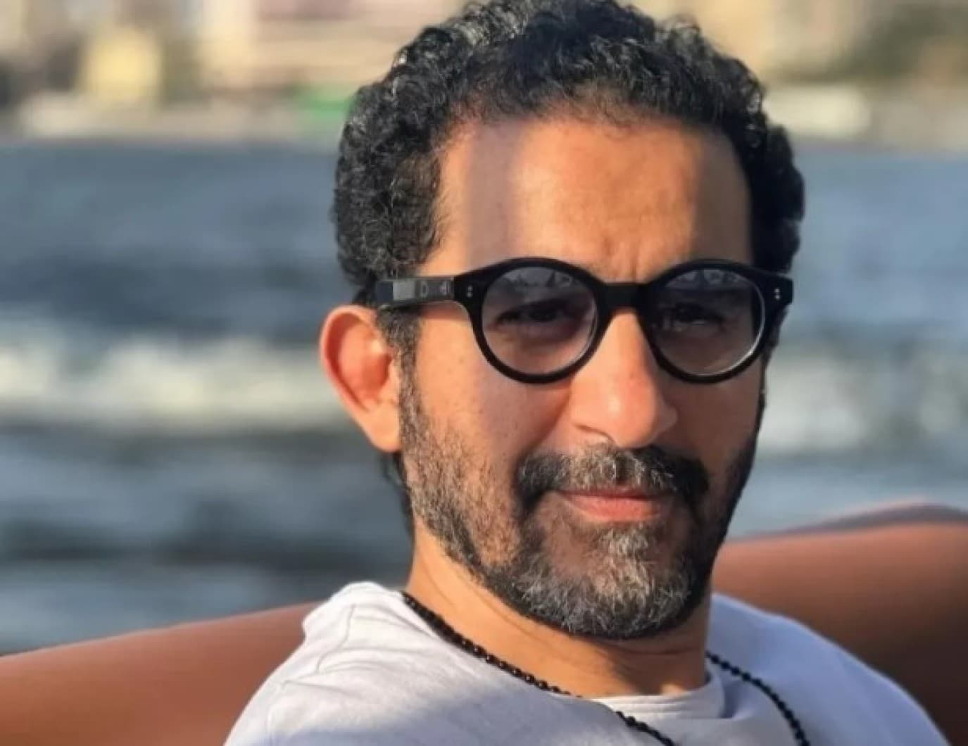Ahmed Helmy jests with Mona Zaki over his calmness at home
