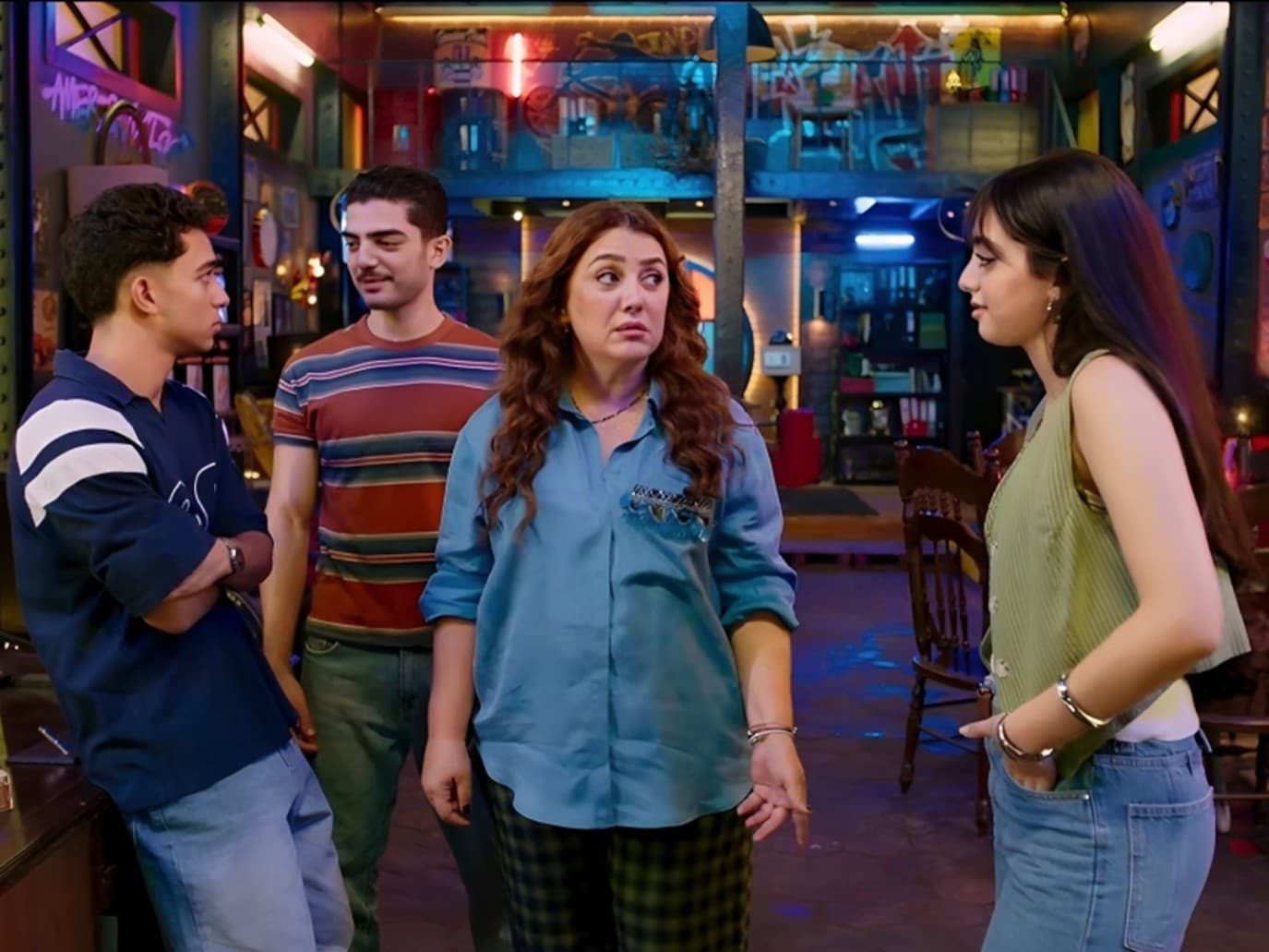 مسلسل خمسين خمسين الحلقة 10 كندة علوش ومراقب غامض