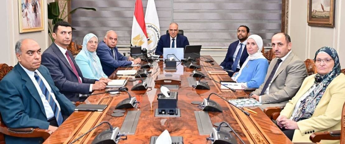 وزير الري يناقش تنفيذ مشروع مياه دلتا النيل