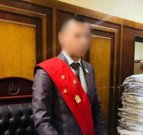 Fake judge deceives woman for money