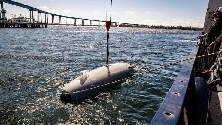 Iranian Guards seize US submarine in Strait