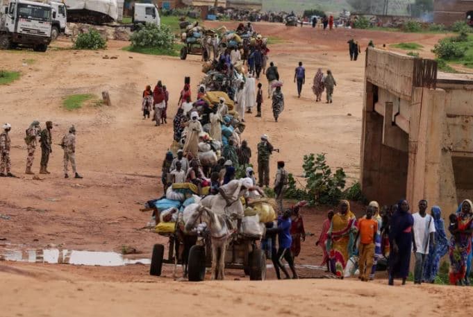 تحذير من توقف الممر الإنساني في السودان