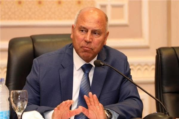 وزير النقل يعلن بدء تشغيل مترو الإسكندرية في أبريل