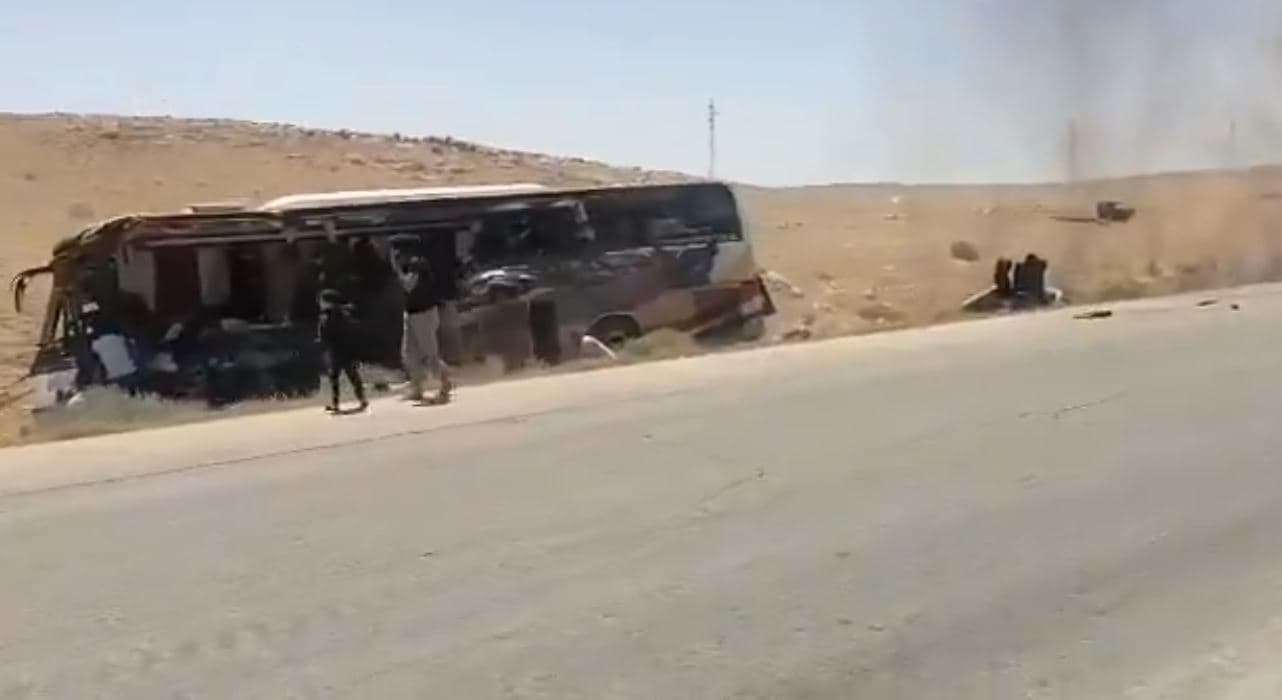 Syria bus crash leaves 19 dead
