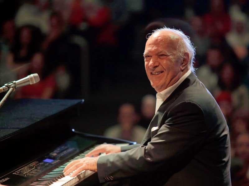 Omar Khairat Performs at Nile University