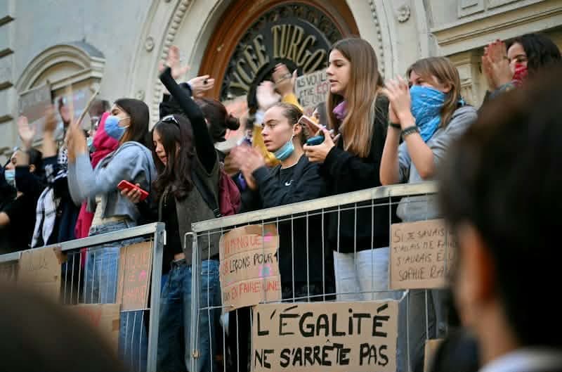 France shuts 500 schools over protests