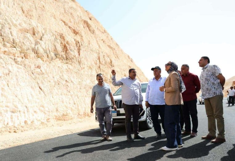 New Valley Gov oversees Al-Kharja-Assiut upgrade