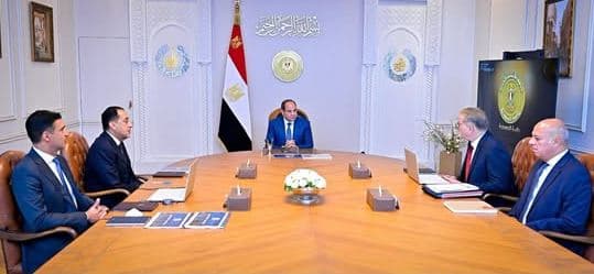 President Sisi orders land withdrawal and boosts oil and industry investments