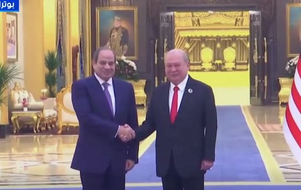 Malaysian King awards Sisi the Crown Medal