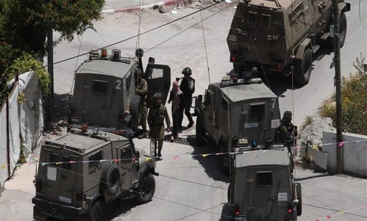 الاحتلال يقتحم عزون وقلقيلية ويفرج عن معتقلين