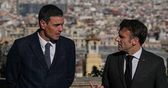 Sandesh apologizes to Macron after treaty rejection