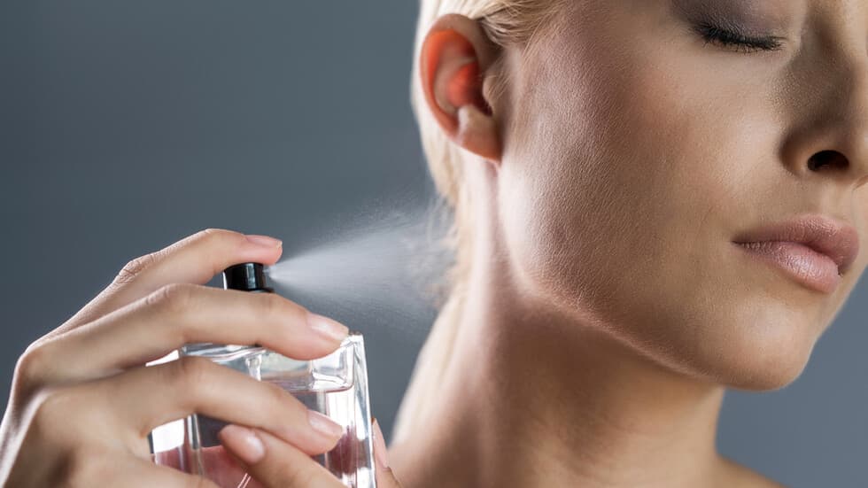 Experts Warn Against Spraying Perfume on the Neck Daily: Why Caution Is Recommended