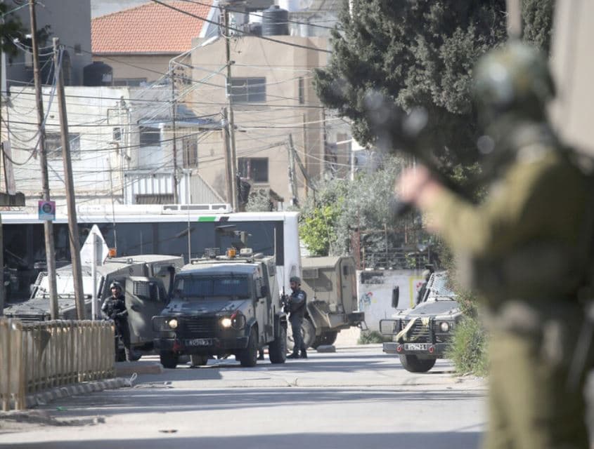 Israeli forces enter two Syrian villages