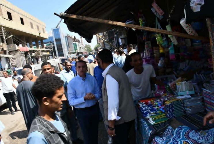 Aswan Governor frees vendor after detention