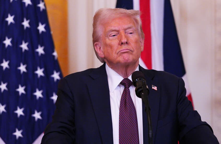 Axios: Trump mulling limited Hormuz strikes