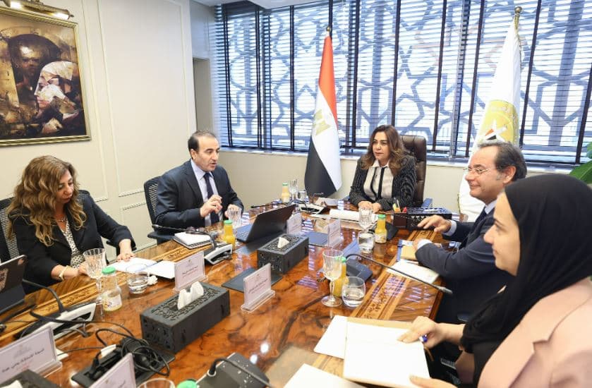 وزيرة التنمية تبحث عن تحسين حماية الشعاب المرجانية