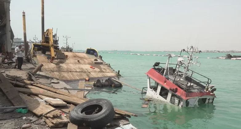 الحوثي يقصف المخا بصواريخ باليستية