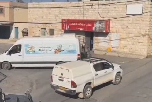 Settlers enter Islamic shrines in Salfit