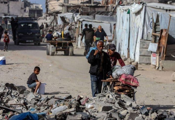 وزير دفاع الاحتلال يناقش إخلاء بلدات فلسطينية