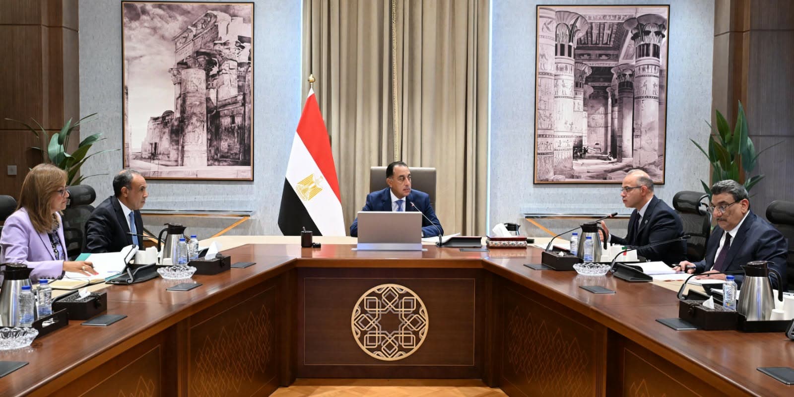 رئيس الوزراء يناقش تحضيرات زيارة الرئيس الصيني إلى مصر