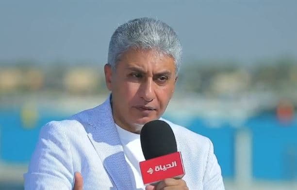 Tourism Minister praises public transit use