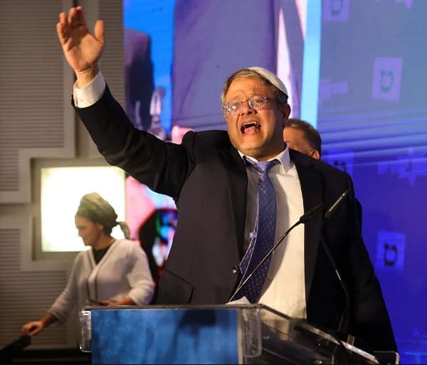محتجز إسرائيلي يطالب بإعدام الأسرى الفلسطينيين