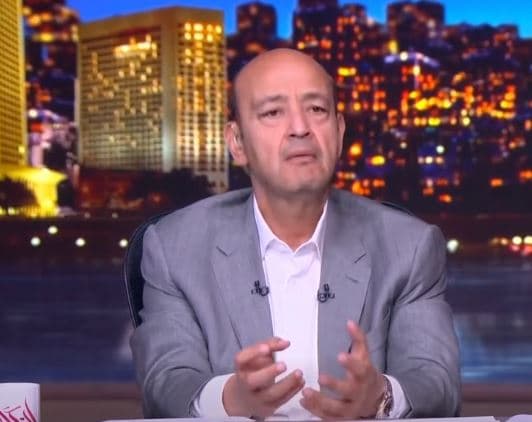 عمرو أديب يعلق على واقعة طائرة فلاي دبي