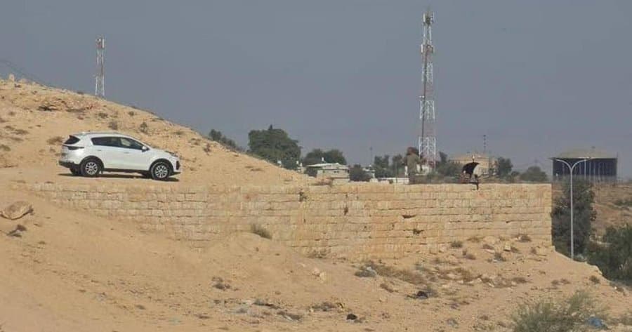 إرهاب المستوطنين يهدد مصدر مياه بدوي شرق القدس