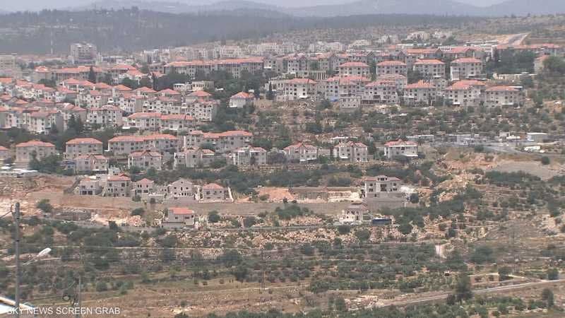 بريطانيا تفرض عقوبات على مستوطنات الضفة