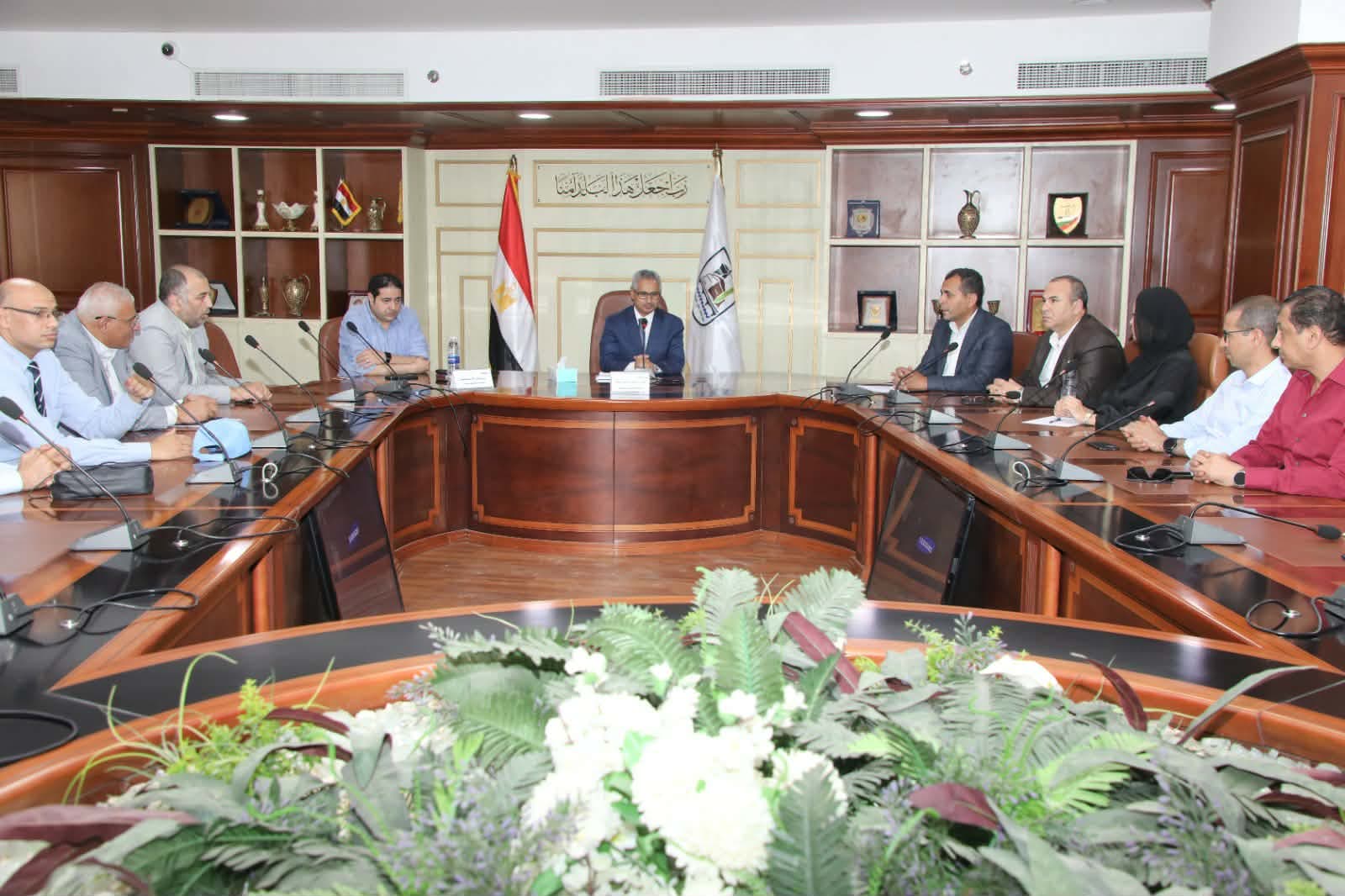 محافظ بني سويف يناقش تحسين الصرف في بياض العرب