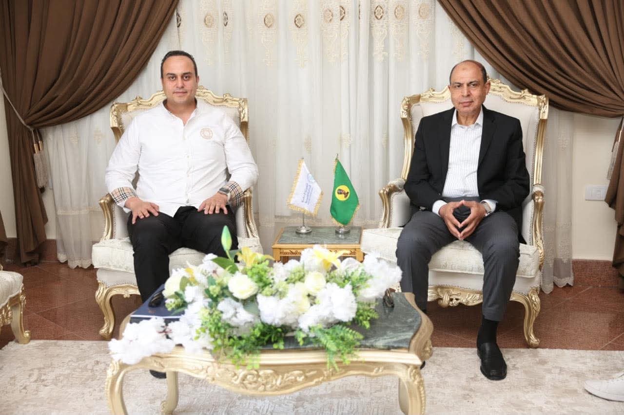محافظ المنيا ورئيس هيئة الرعاية يراجعان التشغيل الصحي