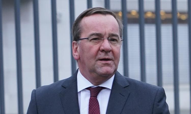 German Defense Minister Denies Outdated Weapon Spending