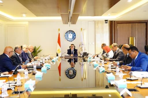 وزير التخطيط يرأس اجتماع لأصول بنك الاستثمار