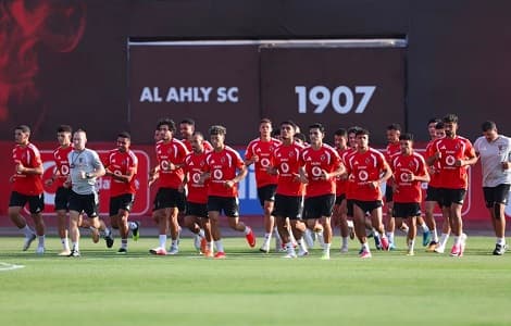 الأهلي يبدأ تدريباته قبل مواجهة إنبي