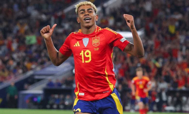 لامين يامال يسجل أداءً مميزًا ضد إنجلترا
