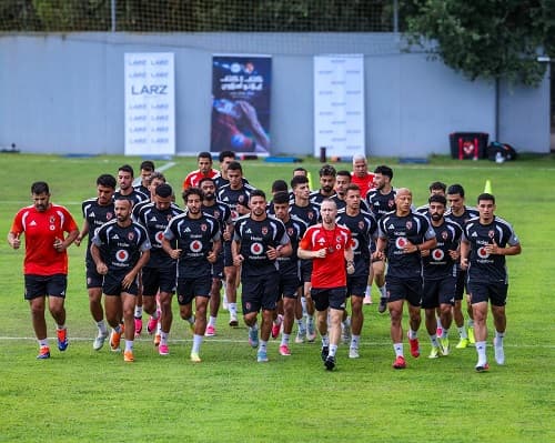 الأهلي يواصل تدريباته لمواجهة برشلونة