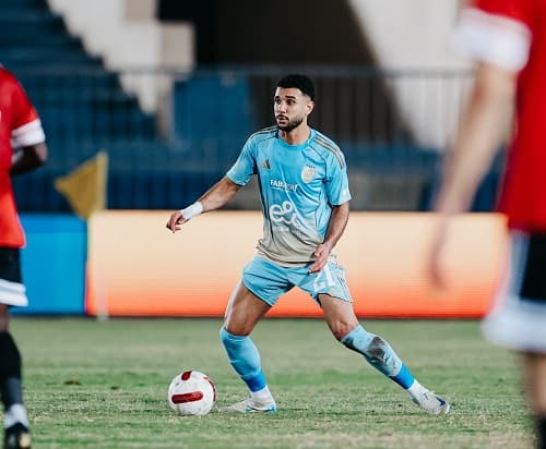مدافع الأهلي يقتدي بوائل جمعة ويهدف للفوز بالبطولات