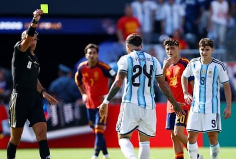 L'équipe critique l’arbitre de la finale
