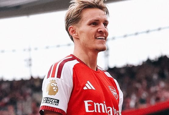 Arsenal in Top Spot After Chelsea Win