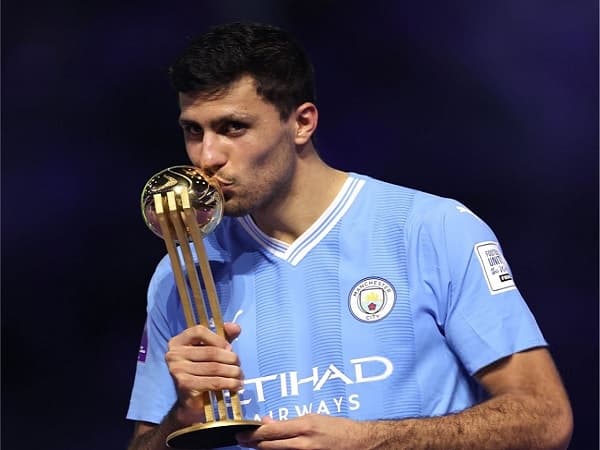 وكيل رودري يؤكد تفضيل اللاعب لكامب نو