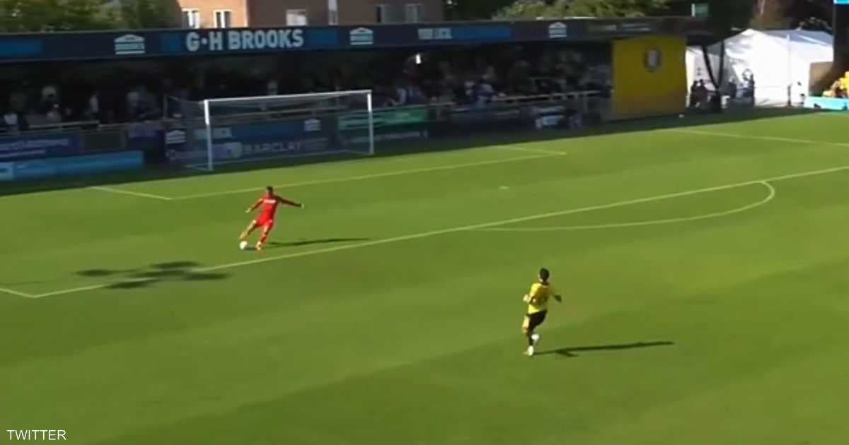 Goalkeeper scores from his own box