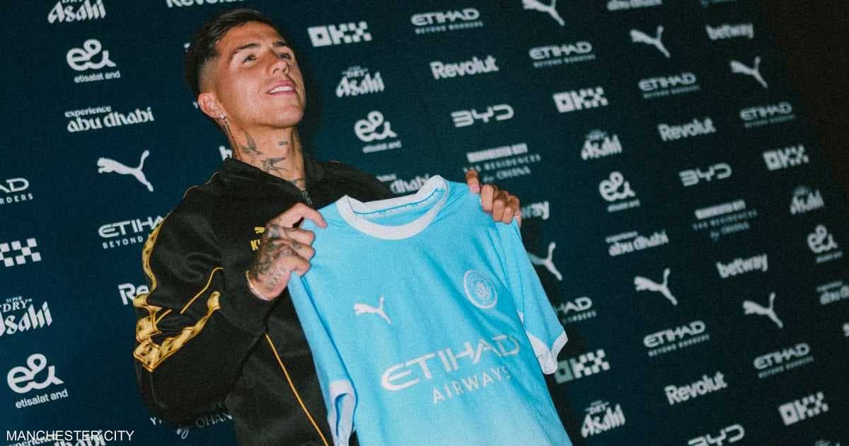 Manchester City confirms two new signings