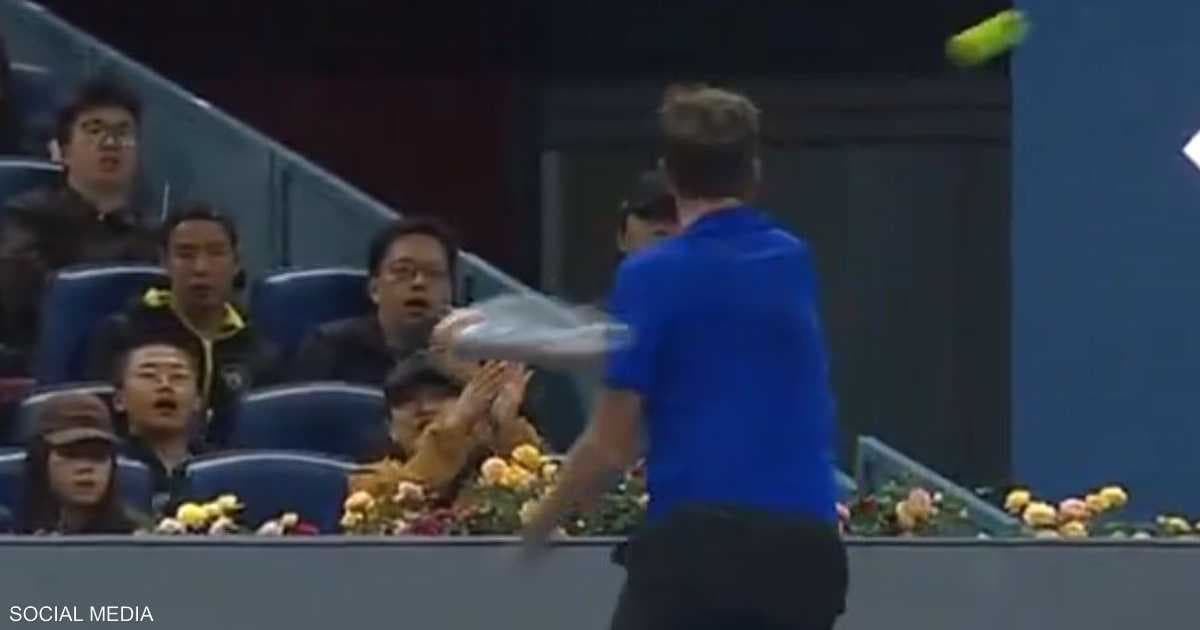 Medvedev Disqualified After Ball Hit