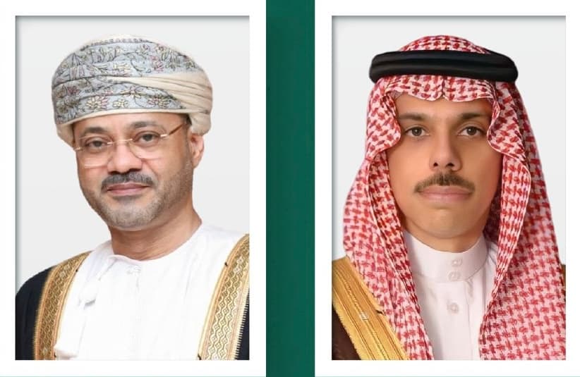 وزير الخارجية يتلقى مكالمة من نظيره العماني