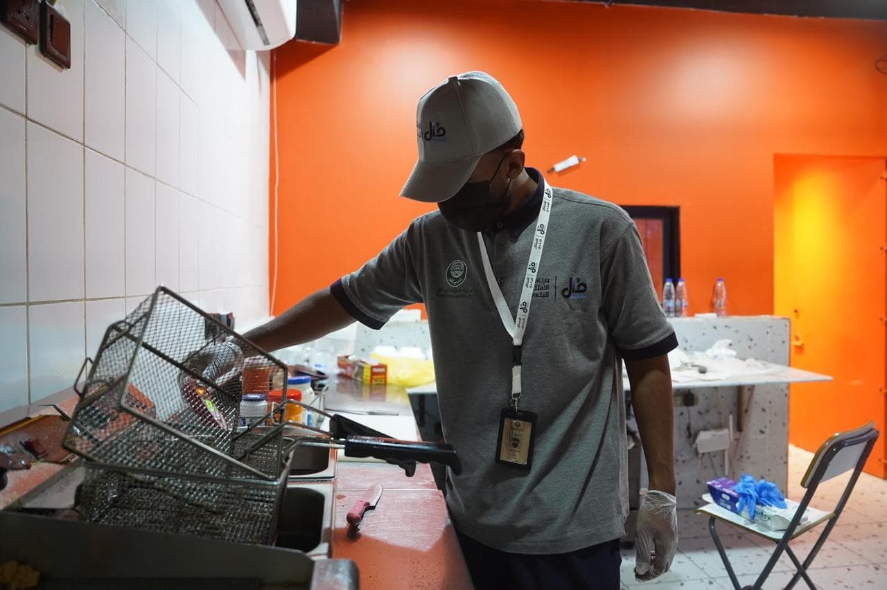 Amaanat Riyadh records 43 violations during supervisory campaign on cloud kitchens and fast-food restaurants