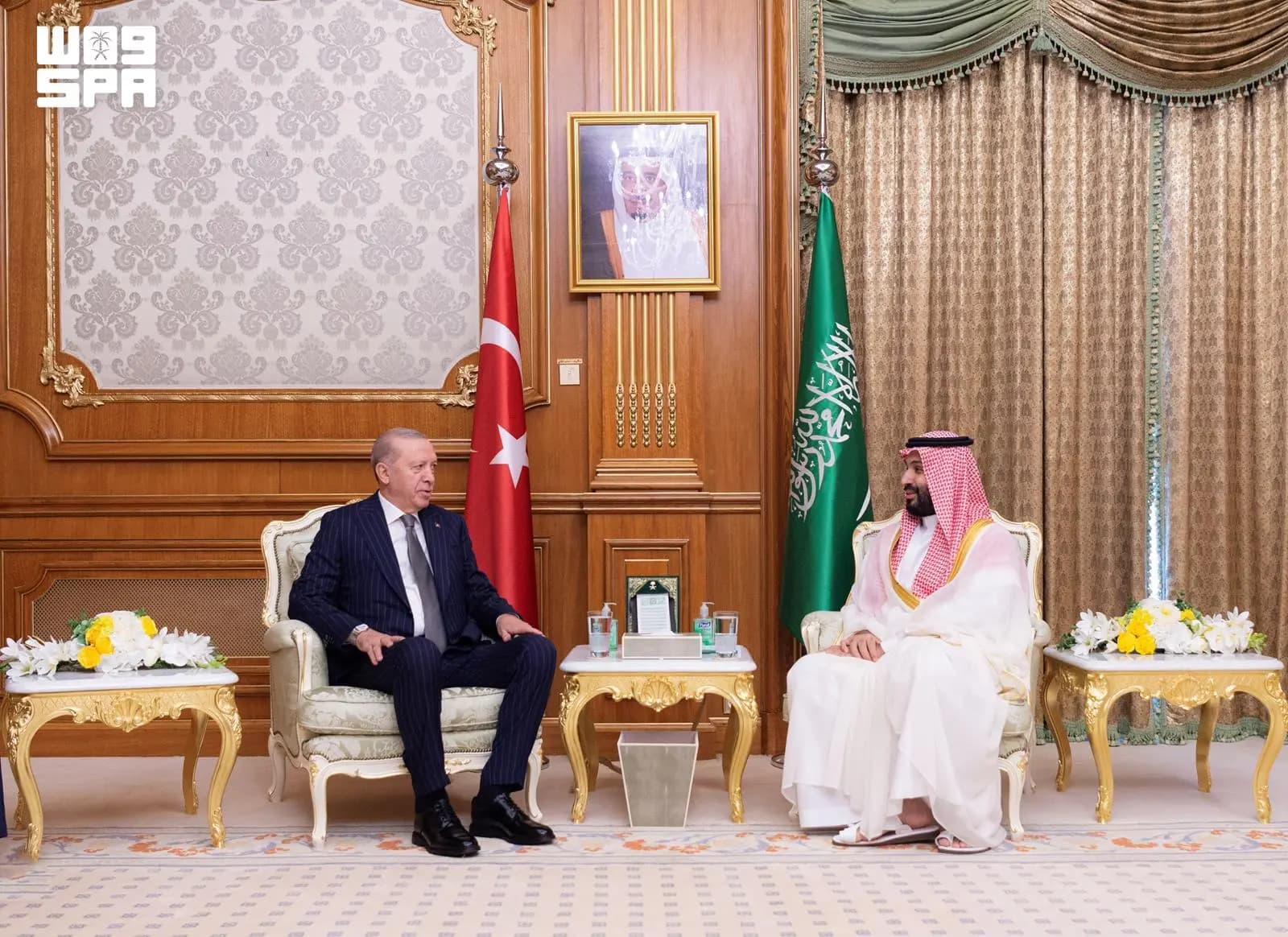 ولي العهد يلتقي رئيس تركيا