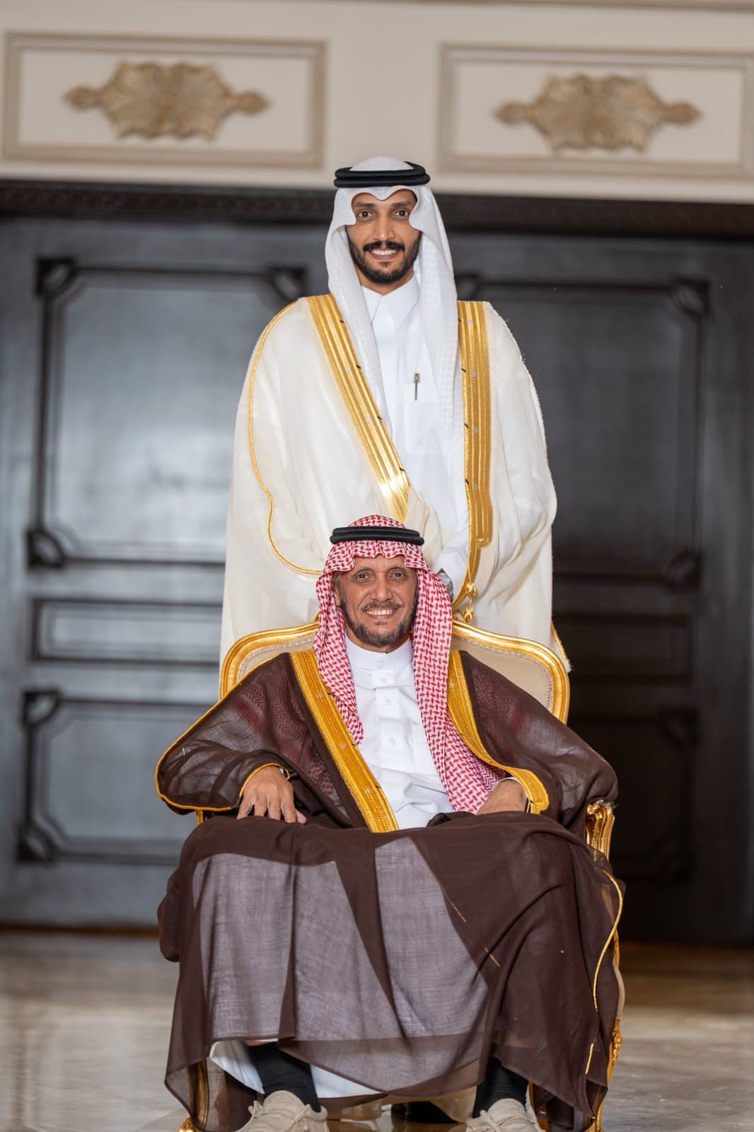 سعد حضرم الجابري يهنئ بزواج ابنه النقيب رائد