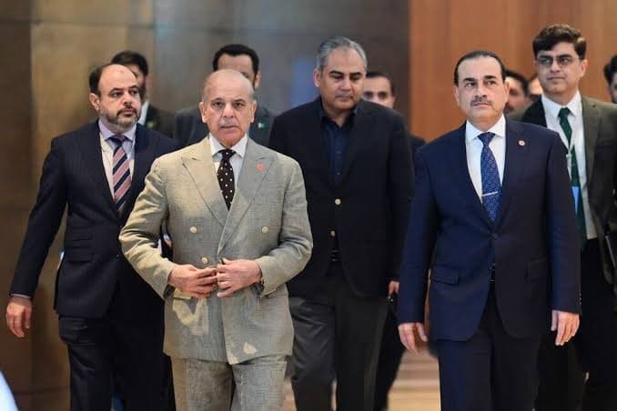 إجتماع بين رئيس الوزراء الباكستاني وقائد الجيش غدًا